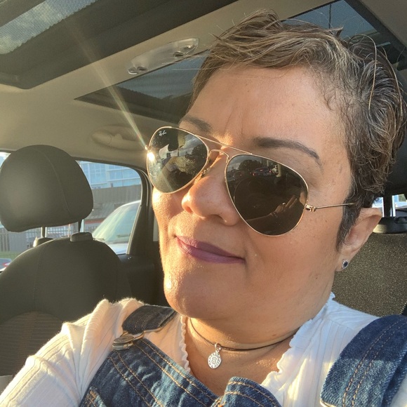 Meet your Posher, Sheila ivette - Picture 2 of 2